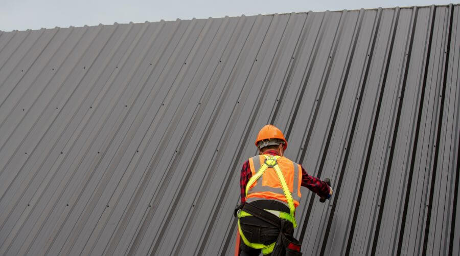Professional gutter cleaning in Wheeling, MO